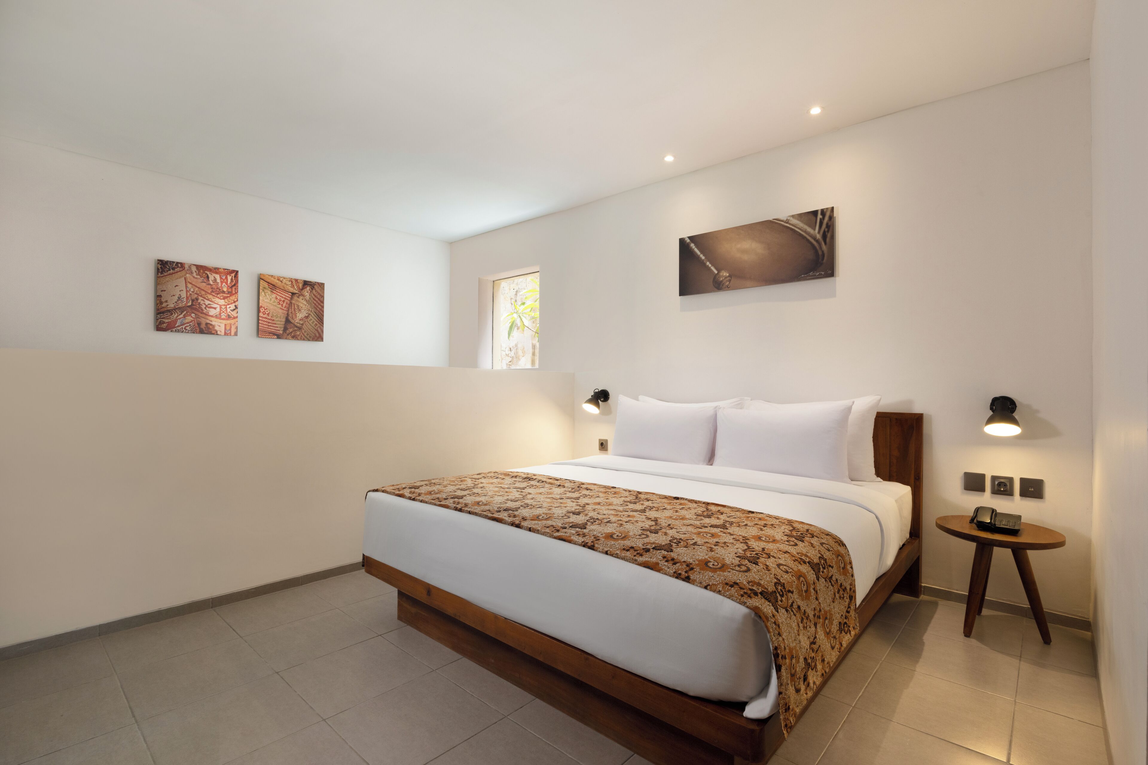 Caja de seguridad en la habitación, escritorio y cortinas blackout 