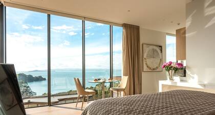 Omana Luxury Villa on Waiheke Island Four intimate villas with private beach