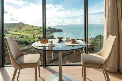 Omana Luxury Villa on Waiheke Island Four intimate villas with private beach