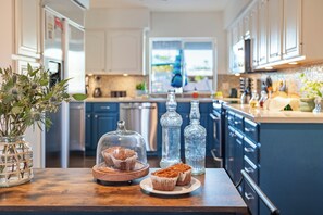 Fridge, microwave, oven, stovetop - Pickleball, Pool, Arcade, Poker Table, Basketball, Bocce, & Golf | Fairway Oasis (Scottsdale)
