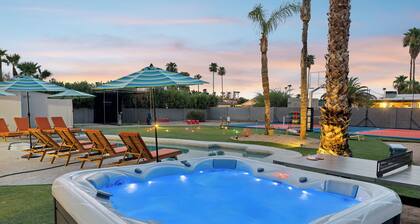 Pickleball, Pool, Arcade, Poker Table, Basketball, Bocce, & Golf | Fairway Oasis