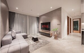 Presidential Suite, 2 Bedrooms, Akses Club Lounge, Harbour View | Cadar kapas Mesir, peralatan tempat tidur premium, gebar bulu kapas 