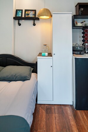 1 bedroom, iron/ironing board, WiFi, bed sheets
