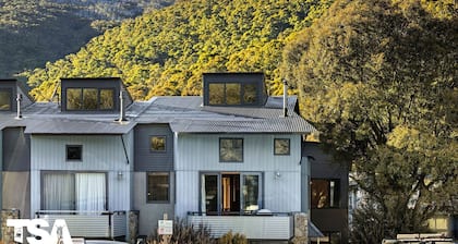 Akuna Chalet 1 - Woodridge