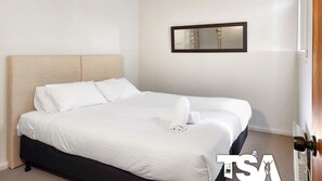 3 bedrooms, iron/ironing board, bed sheets