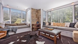 Fireplace - Big Nanook - Squatters 32 (Central Village)