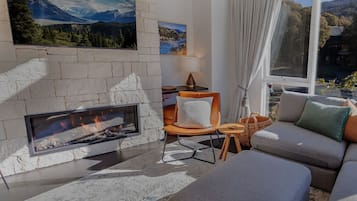 Télévision, cheminée