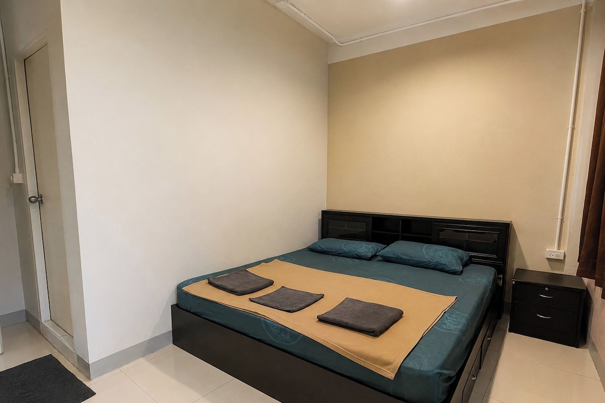 Superior Room | Desk, WiFi (free), bed sheets