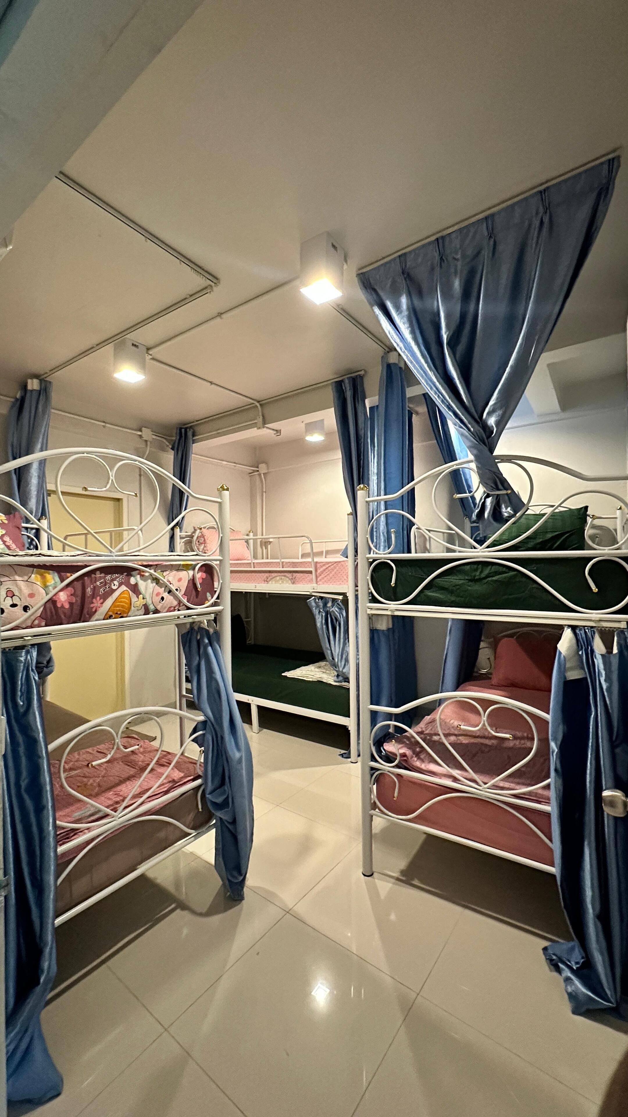 Phòng tập thể tiện nghi đơn giản | Truy cập Internet không dây miễn phí 