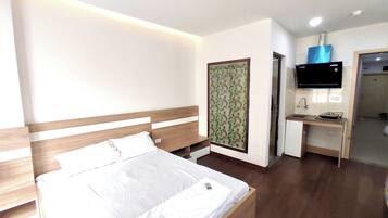 Double Room, 1 King Bed, Kitchen