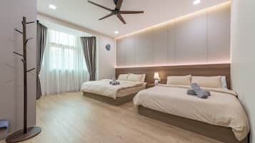 4 bedrooms, iron/ironing board, WiFi, bed sheets