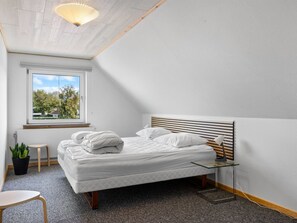 3 bedrooms, Internet