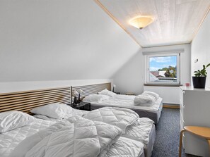 3 bedrooms, Internet
