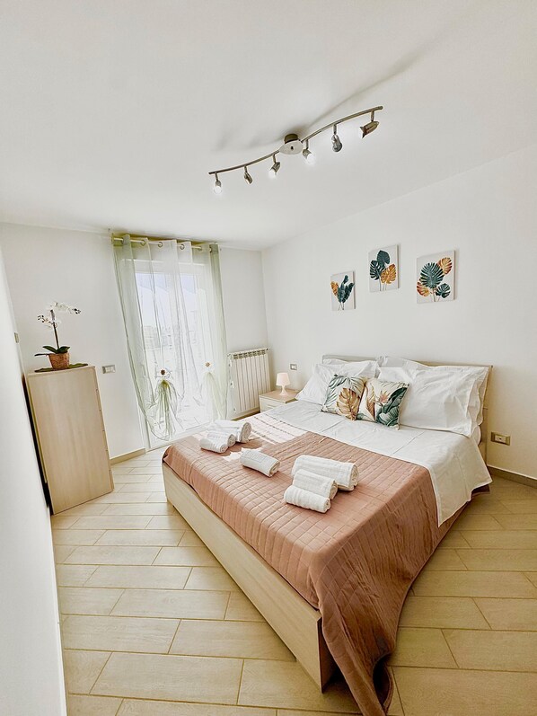 1 bedroom, free WiFi, bed sheets