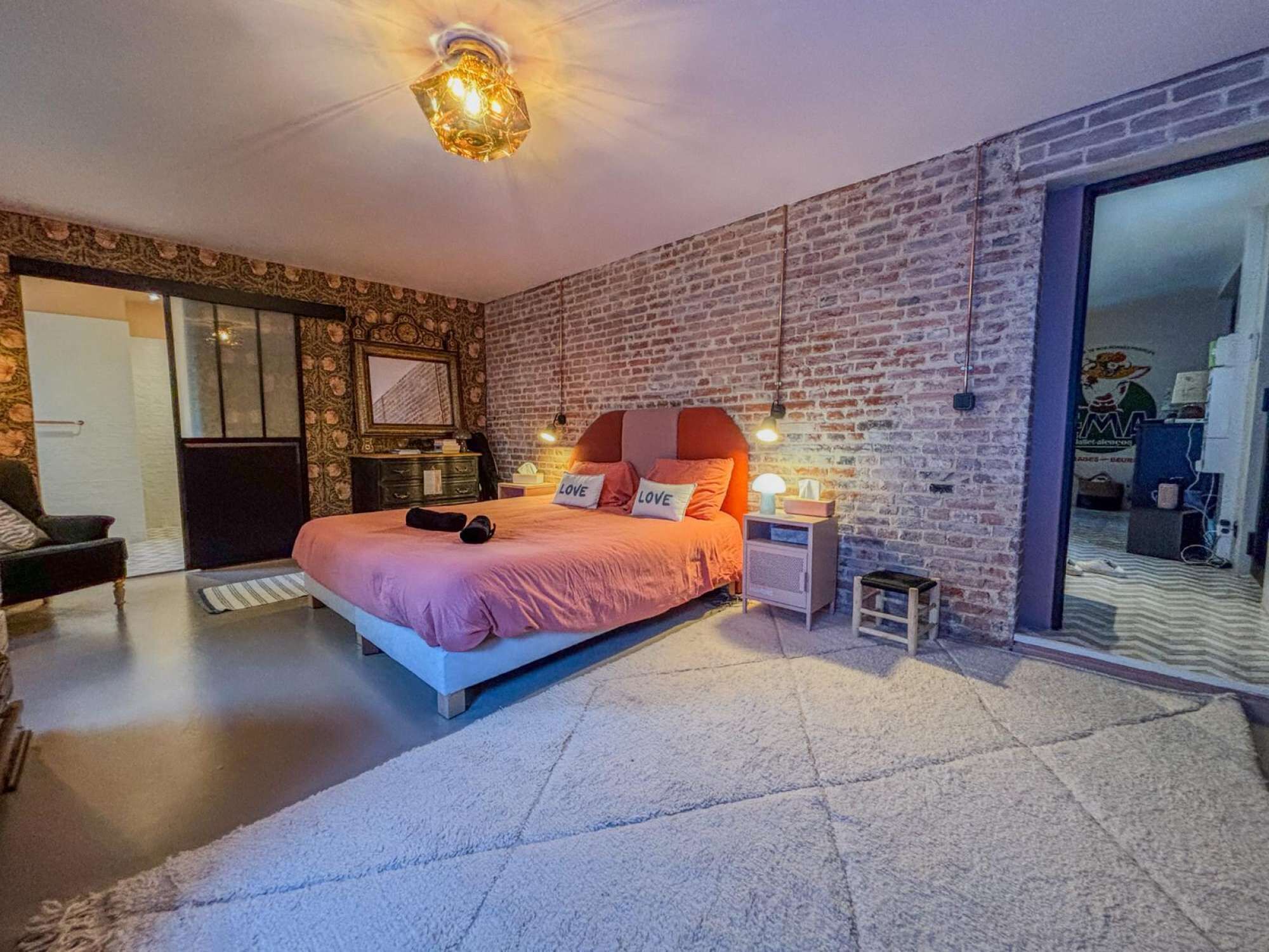 3 bedrooms, WiFi, bed sheets, wheelchair access