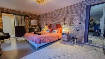 3 bedrooms, WiFi, bed sheets, wheelchair access