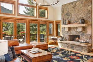 Unclassified image, 3 of 29, button - EagleVail Home Near Beaver Creek - Hot Tub & Views (Avon)