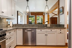 Unclassified image, 2 of 29, button - EagleVail Home Near Beaver Creek - Hot Tub & Views (Avon)