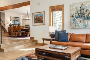 Unclassified image, 5 of 35, button