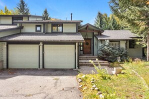 Unclassified image, 3 of 35, button