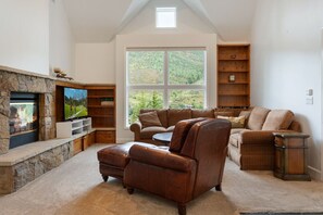 Unclassified image, 4 of 40, button