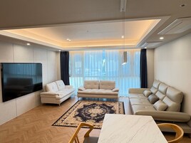 Premiere Grand Suite | Wi-Fi gratis dan didekorasi berbeda-beda