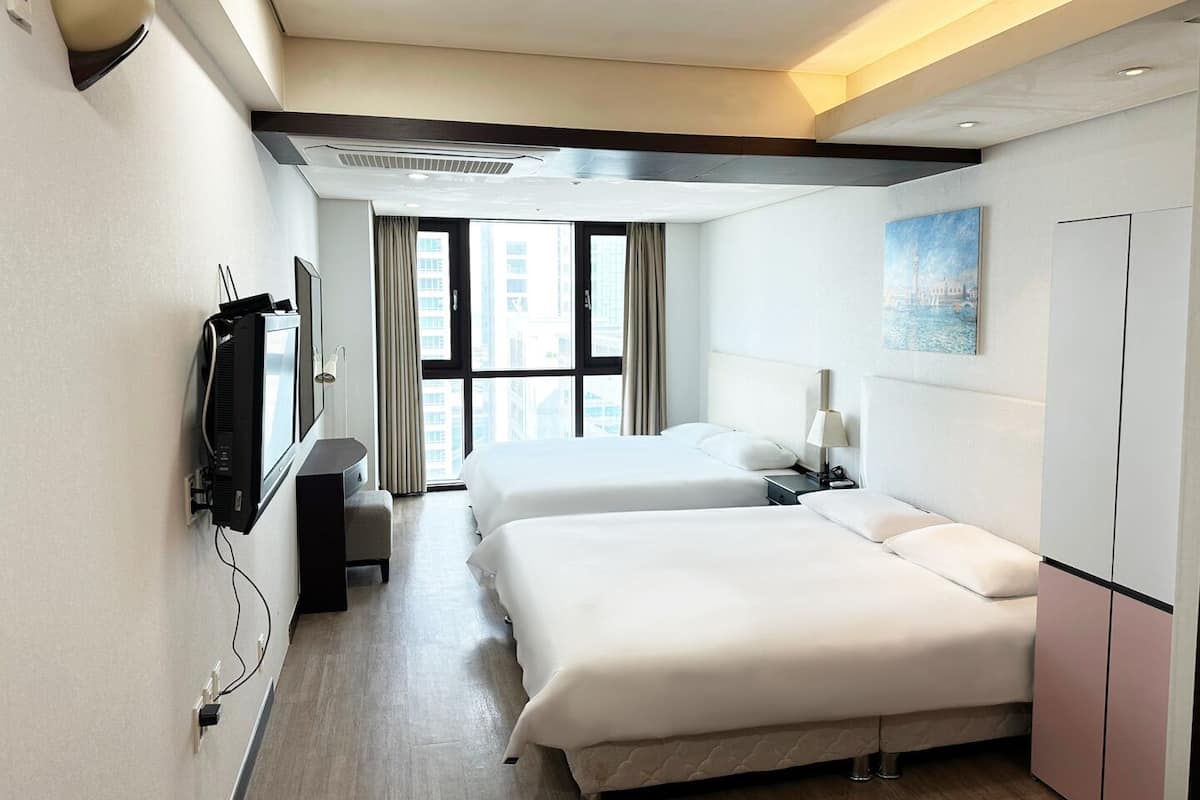 Deluxe Twin Room