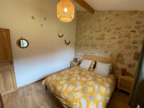 1 bedroom, iron/ironing board, travel crib, WiFi - Charming 80m2 house in the countryside (Montpezat)