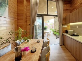 Apartment, Balcony, Courtyard View | Private kitchen