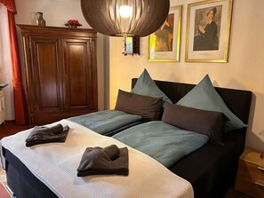1 habitación y ropa de cama 