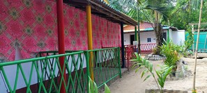 Vista frontal de la propiedad