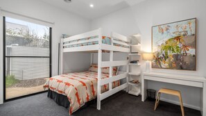 3 Schlafzimmer, Schreibtisch, Bügeleisen/Bügelbrett, kostenloses WLAN
