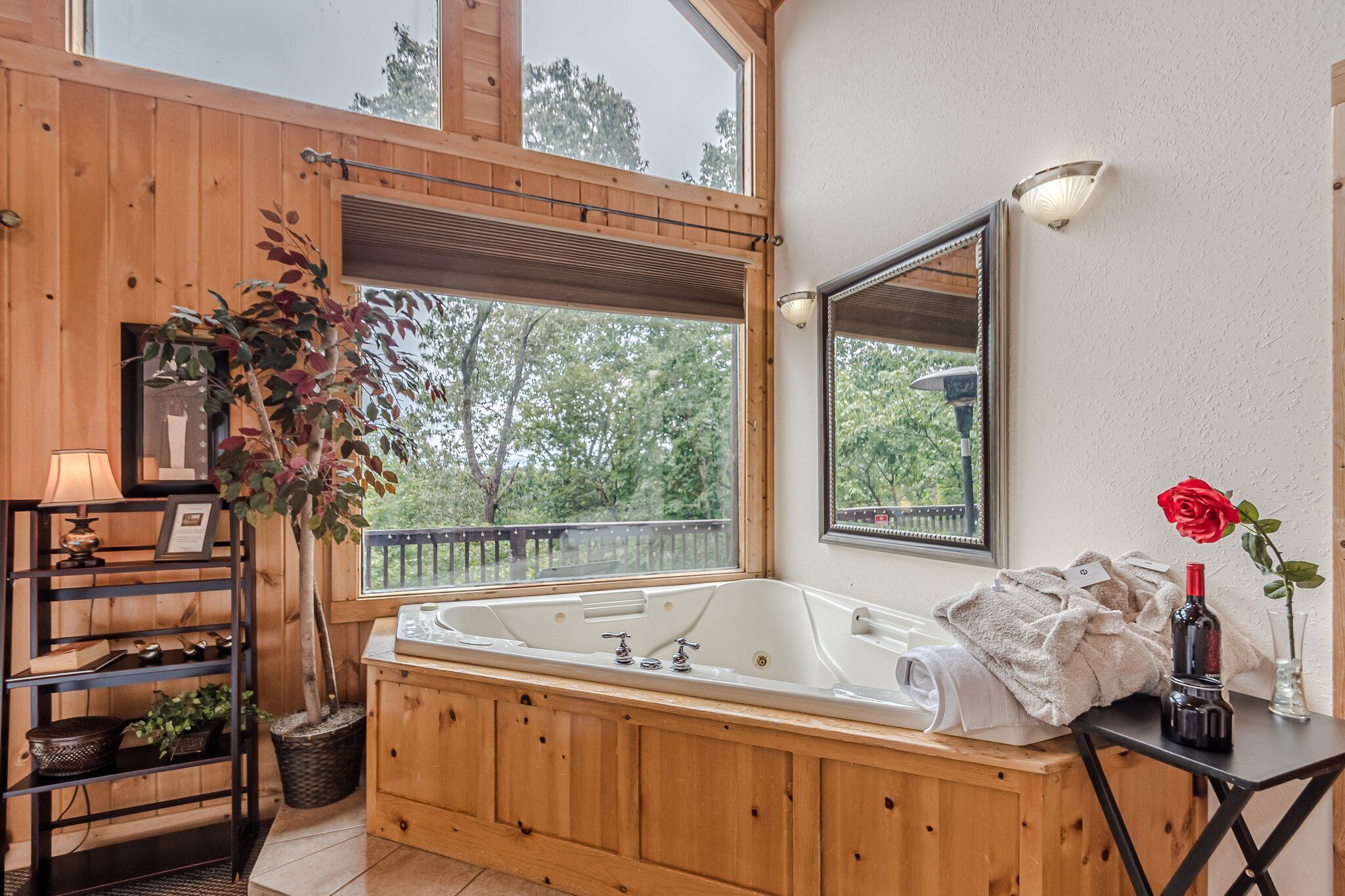 Whirlpool, Haartrockner, Handtücher, Toilettenpapier