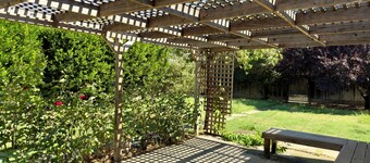 Heavenly Stay! Charming 3-bedroom house in heart of Merced with WiFi and AC