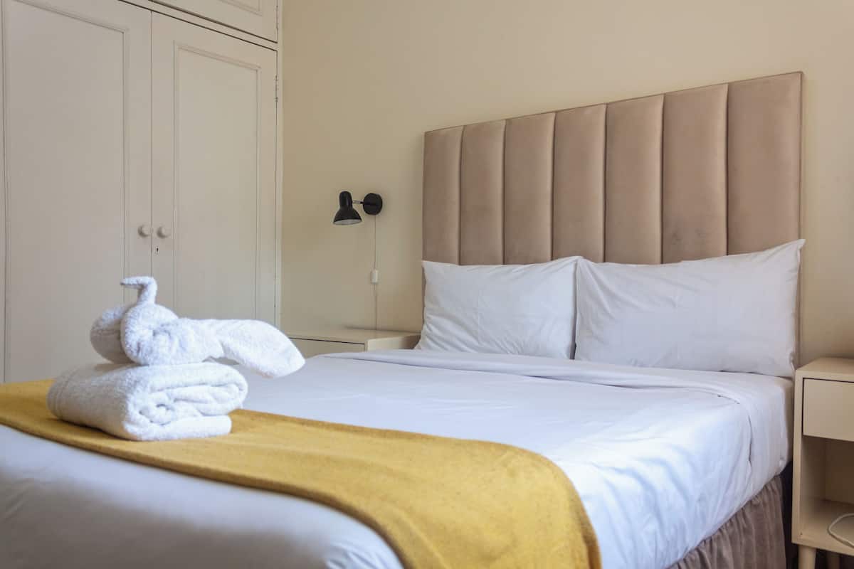 Classic Double Room, Patio, Garden View | Soundproofing, free WiFi