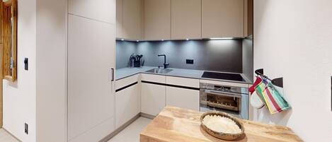 冰箱、烤箱、炉灶、洗碗机