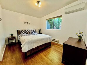 3 soverom, strykejern/-brett, reiseseng for barn og wi-fi (inkludert)