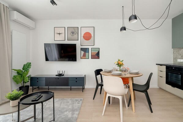 Appartement, 1 chambre, balcon | Salle de séjour