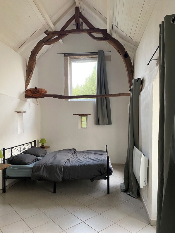 2 soverom, reiseseng for barn, wi-fi (inkludert) og sengetøy