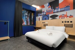 Double Room, Mobility Accessible | Blackout drapes, free WiFi, bed sheets - JO&JOE Budapest (Budapest)