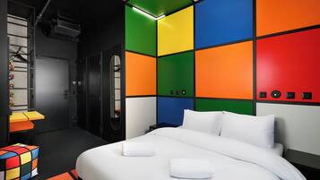 Chambre Double Design | Rideaux occultants, Wi-Fi gratuit, draps fournis