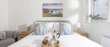 4 quartos, ferros/tábuas de passar roupa, acesso à internet