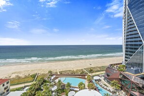 Vista para praia/oceano