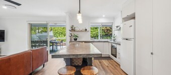 Mango Cottage 8 – Poolside Family Retreat with 4 Ensuites, Pet Friendly