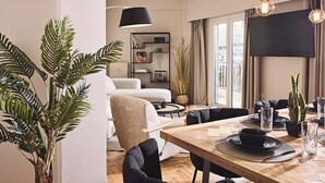 Leilighet – executive, balkong, byutsikt | Spisestue