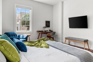 2 bedrooms, iron/ironing board, WiFi, bed sheets - Waterfront Park | Gin Joint | Magnolia's (Charleston)