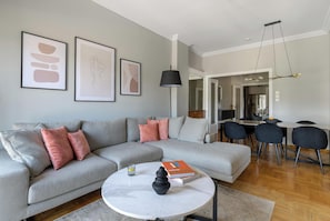 Living room - The Classic Residence Acropolis by Aura Homes (Athens)
