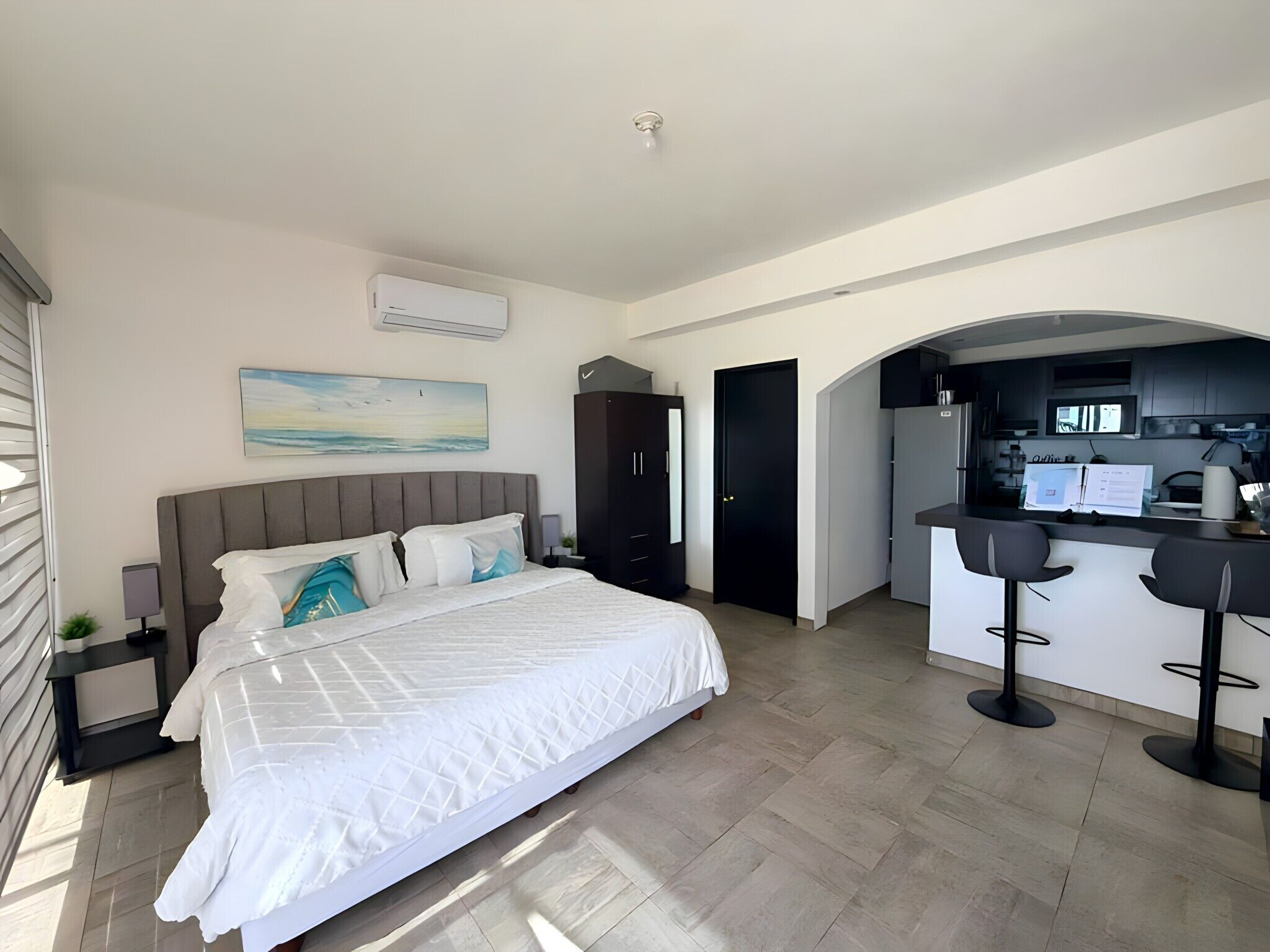 1 chambre, fer et planche à repasser, Wi-Fi gratuit, draps fournis