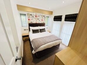 3 chambres, fer et planche à repasser, Wi-Fi gratuit, draps fournis