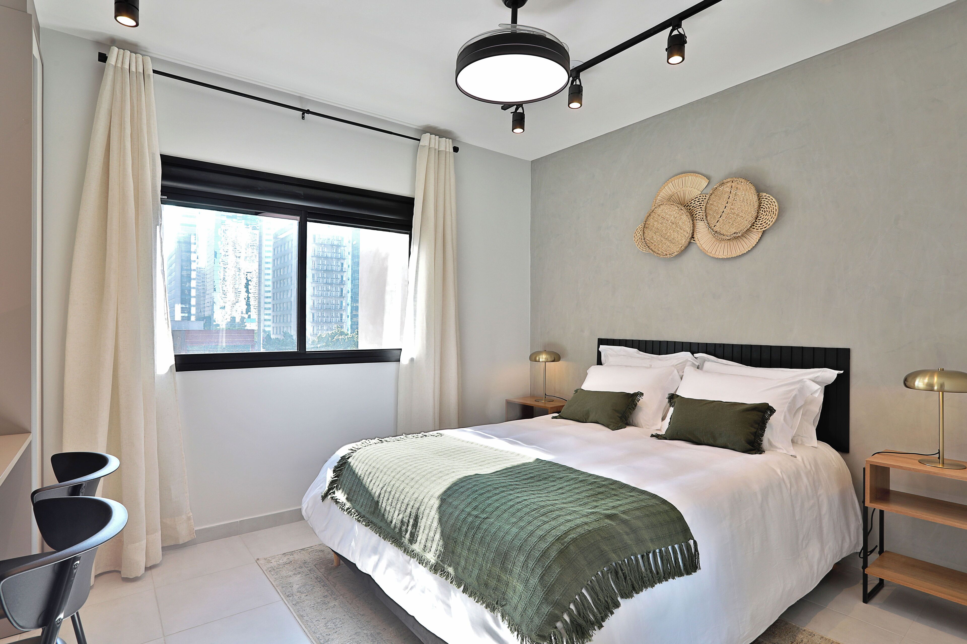 Desk, laptop workspace, iron/ironing board, free WiFi